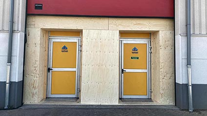 nooddeuren tijdelijk