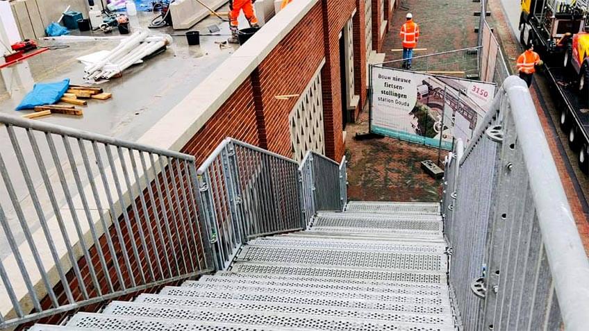 tijdelijke trap bouwlocatie