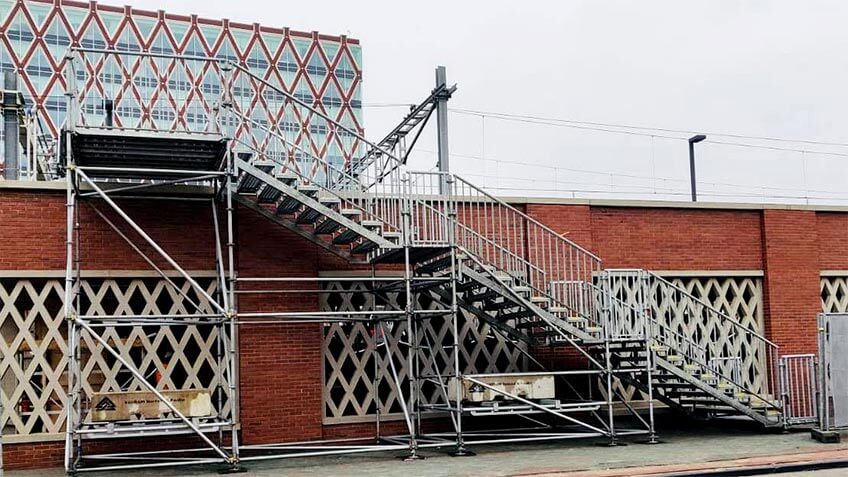 tijdelijke trap gebouw
