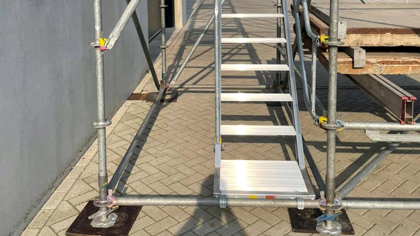 tijdelijke trap loods