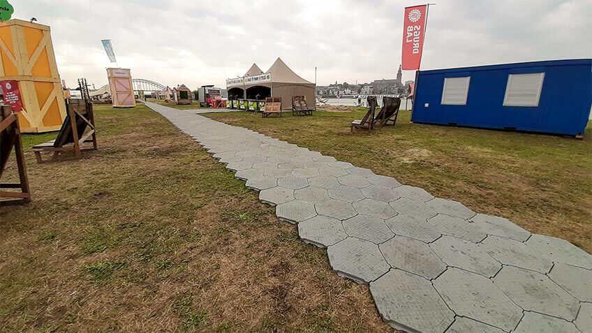 tijdelijk voetpad festival