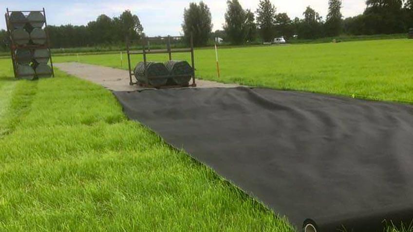 tijdelijk wandelpad akker weiland
