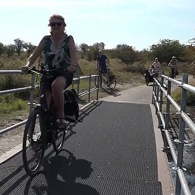 fietsbrug-pernasia-aan-zee-380x380